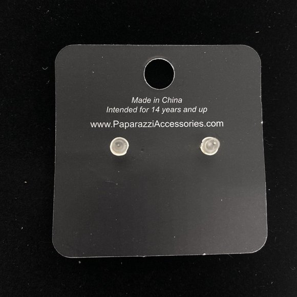 Paparazzi Fashion Jewelry Lotus Pond Gold Tone Post Earrings - Picture 2 of 2